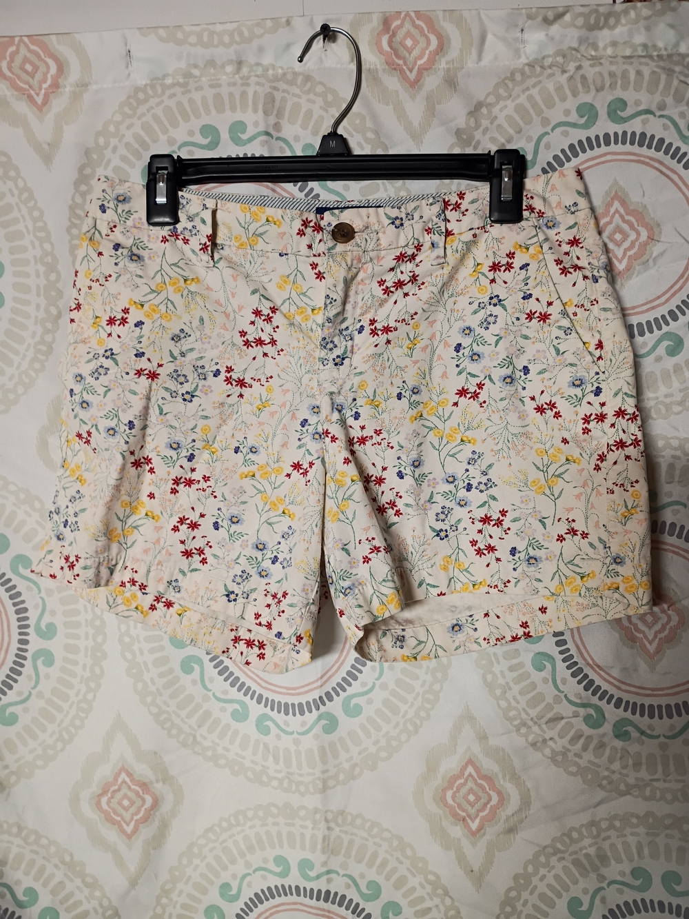 Old Navy Floral Cotton Shorts in Cream with Red, Yellow & Blue Flowers